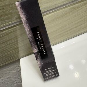 Fenty Beauty Pro Filt'r Matte Foundation - Black and Silver